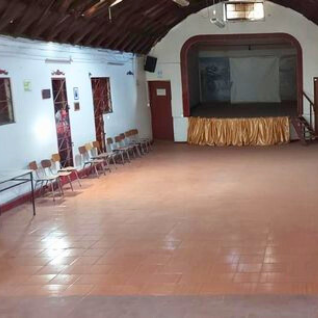 VENTA EX CLUB SOCIAL Metro Lo Ovalle - La Cisterna