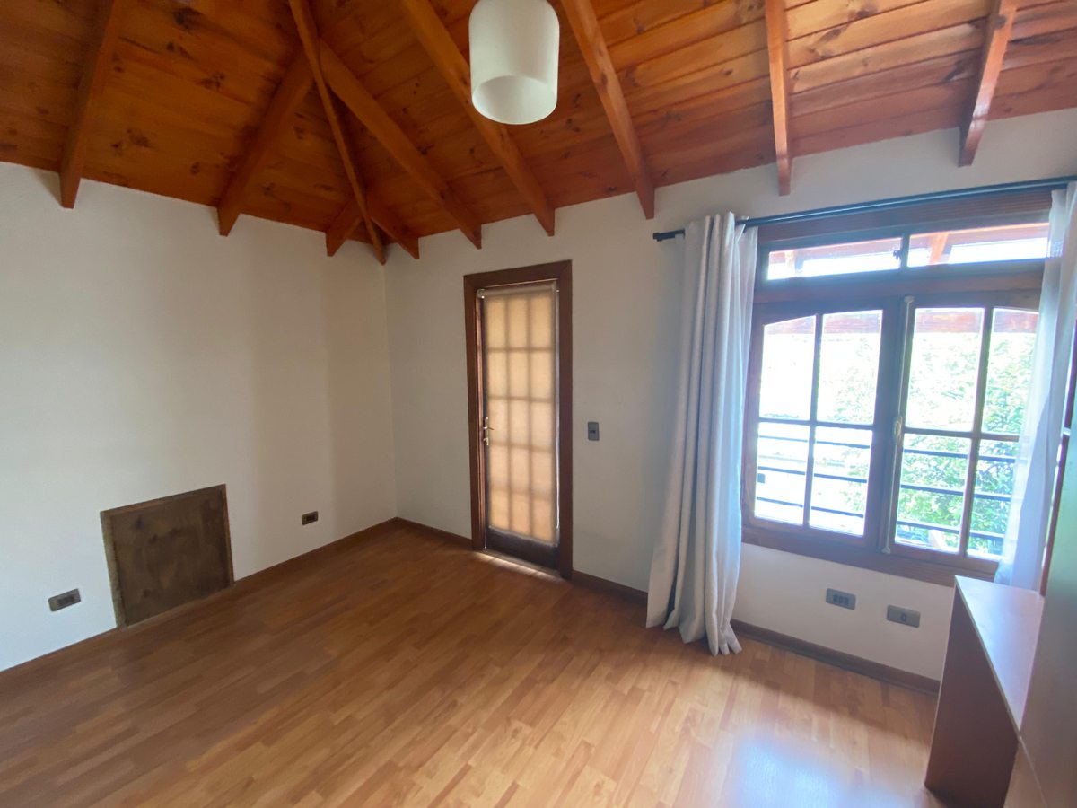 ARRIENDO CASA Calle Cousin - Providencia