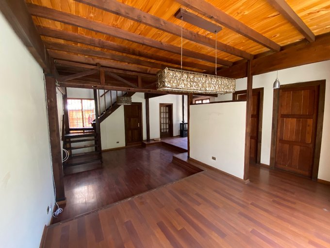 ARRIENDO CASA Calle Cousin - Providencia